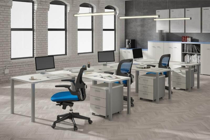 Muebles modernos para la oficina en colores neutros.