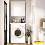 Mueble organizador blanco sobre lavadora con armario superior de dos puertas y estante abierto en una lavandería moderna.
