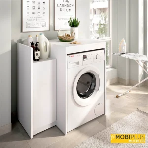 Conjunto de mueble cubre lavadora y módulo organizador bajo en color blanco en una lavandería moderna.