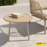 Mesa auxiliar redonda Samoa de 50 cm en acabado arena para exterior de MobiPlus Muebles.