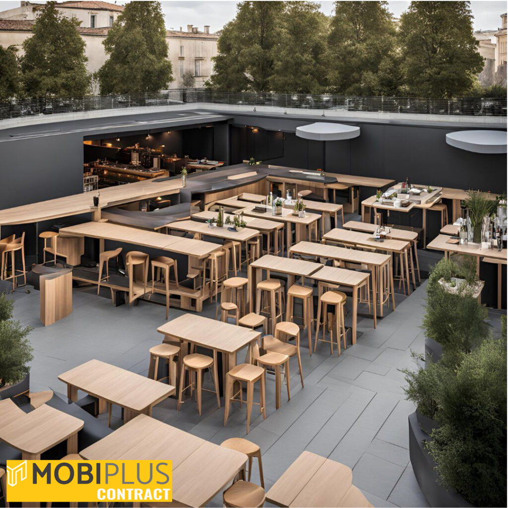 Terraza de un bar con mesas modulares en diferentes disposiciones