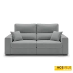 Sofá recto lineal XL de dos plazas grandes tapizado en tela de color gris medio con cojines decorativos a juego.