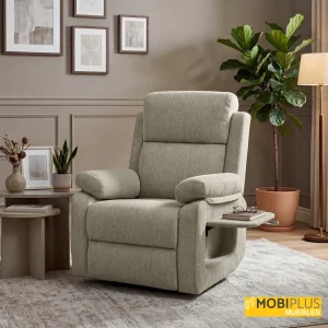 Sillón relax elevador Mónaco en tela visón con bandeja lateral en un salón decorado por MobiPlus Muebles.