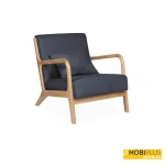 Sillón nórdico Tokio tapizado en tejido gris marengo con patas y brazos de madera natural.